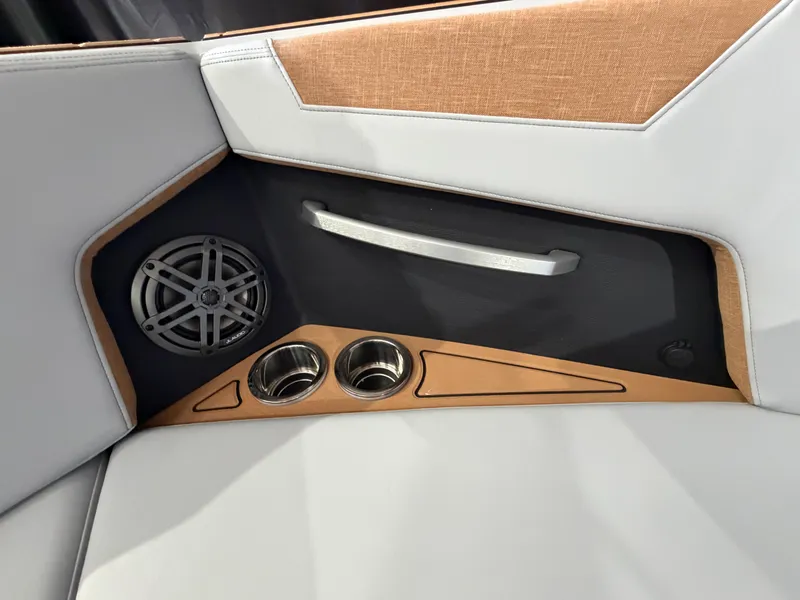 Slide: The Image of Nautique Super Air Nautique GS22 2026 - 60