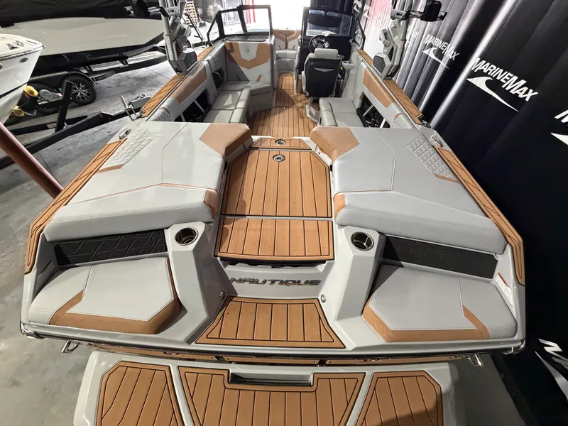 Slide: The Image of Nautique Super Air Nautique GS22 2026 - 9