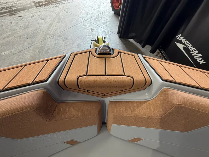 Slide: The Image of Nautique Super Air Nautique GS22 2026 - 58