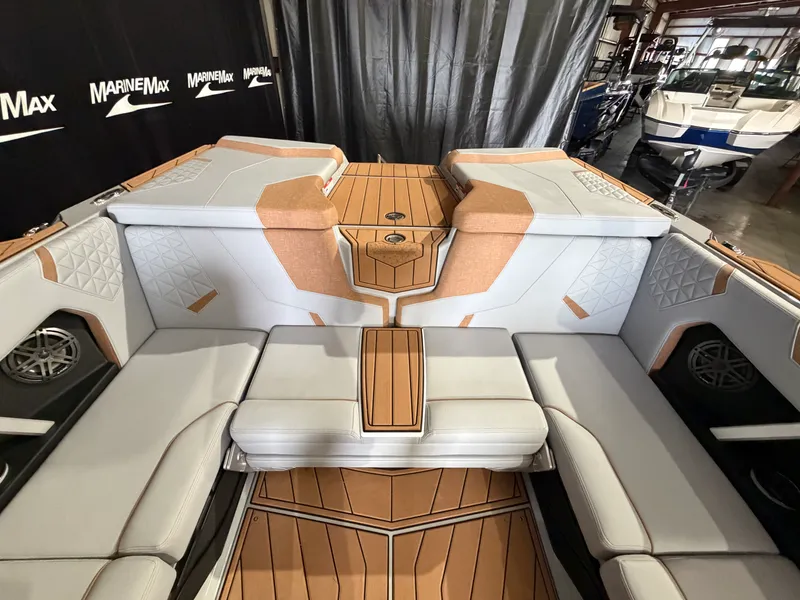 Slide: The Image of Nautique Super Air Nautique GS22 2026 - 30