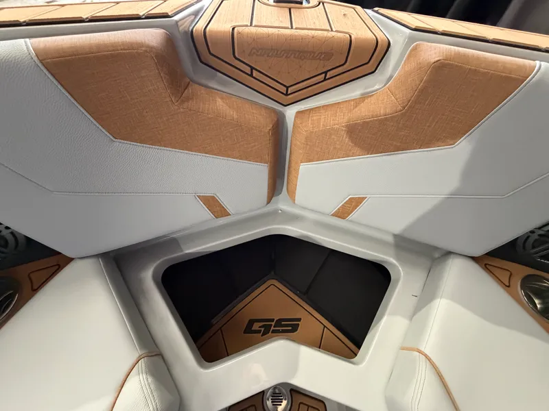 Slide: The Image of Nautique Super Air Nautique GS22 2026 - 59
