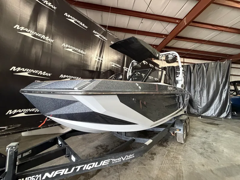 Slide: The Image of Nautique Super Air Nautique GS22 2026 - 2