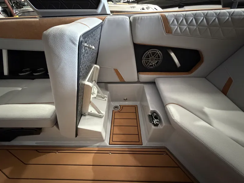 Slide: The Image of Nautique Super Air Nautique GS22 2026 - 25