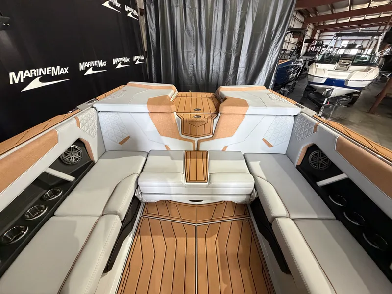 Slide: The Image of Nautique Super Air Nautique GS22 2026 - 54