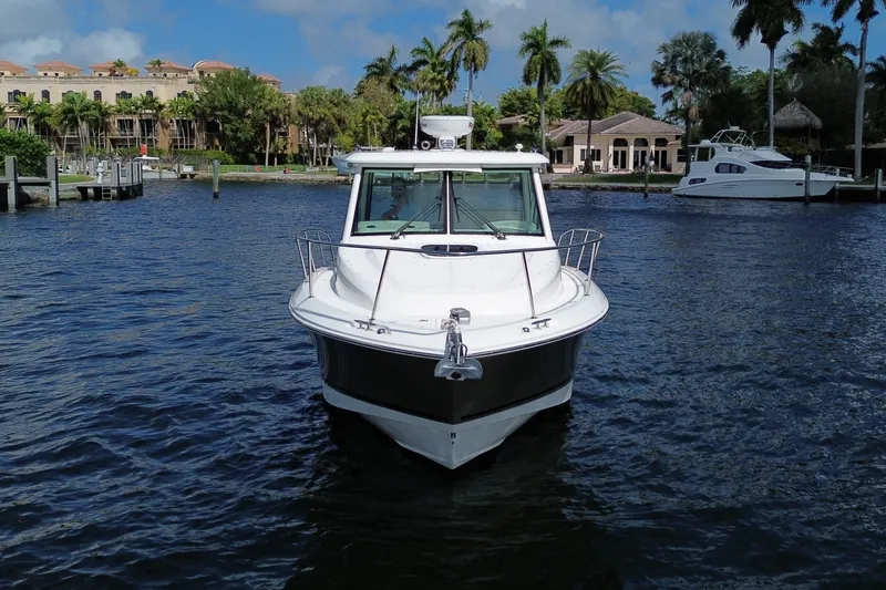 Slide: The Image of Boston Whaler 315 CONQUEST 2019 - 12
