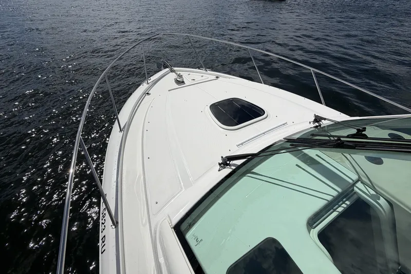 Slide: The Image of Boston Whaler 315 CONQUEST 2019 - 27