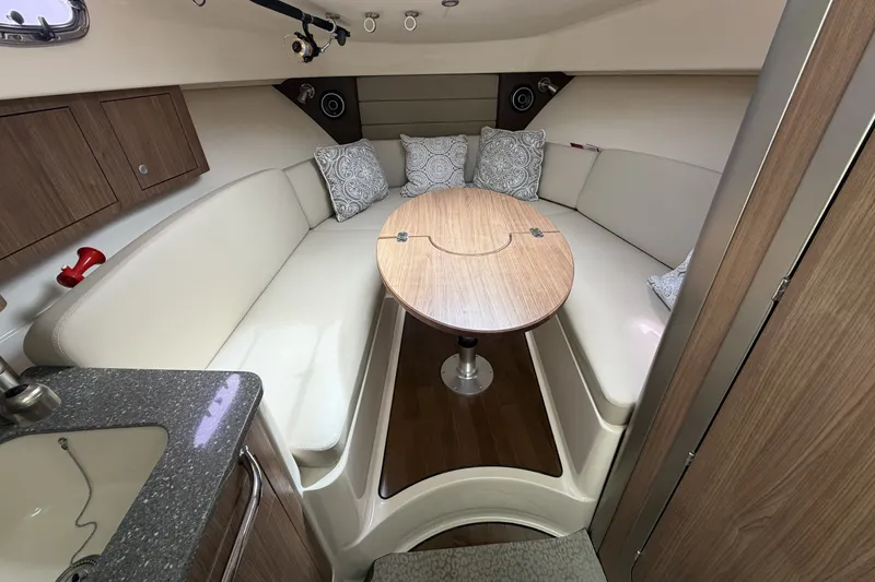 Slide: The Image of Boston Whaler 315 CONQUEST 2019 - 31