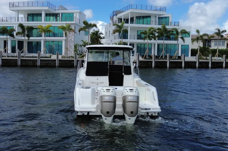 Slide: The Image of Boston Whaler 315 CONQUEST 2019 - 6