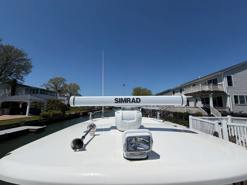 Slide: The Image of Boston Whaler 330 OUTRAGE 2024 - 42