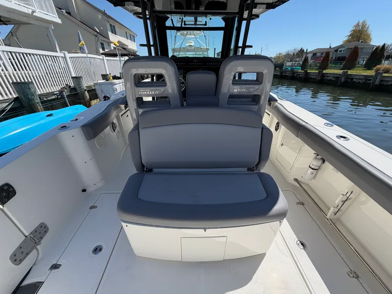 Slide: The Image of Boston Whaler 330 OUTRAGE 2024 - 11