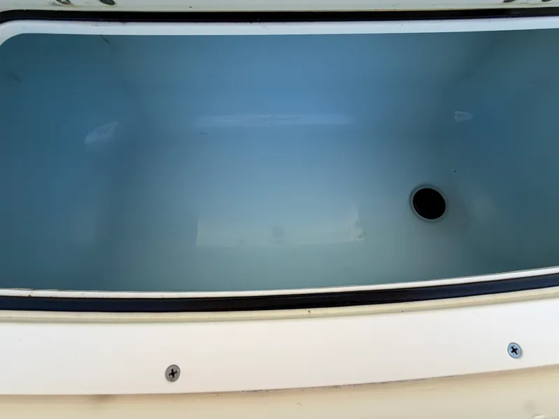 Slide: The Image of Boston Whaler 330 OUTRAGE 2024 - 12