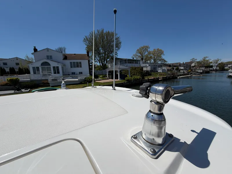 Slide: The Image of Boston Whaler 330 OUTRAGE 2024 - 43
