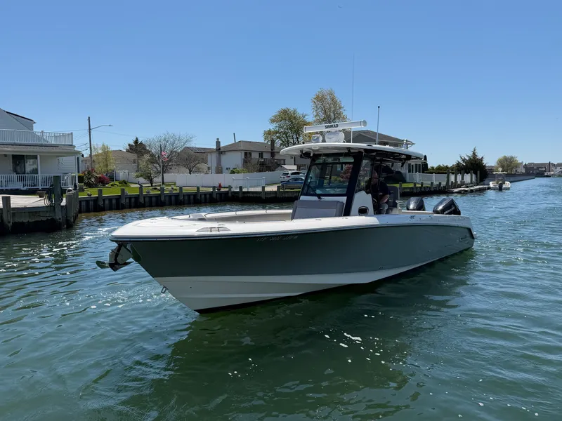Slide: The Image of Boston Whaler 330 OUTRAGE 2024 - 2