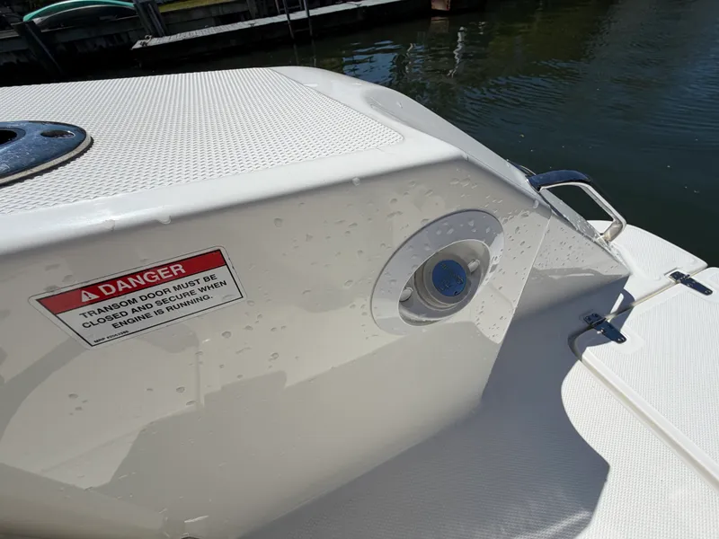 Slide: The Image of Boston Whaler 330 OUTRAGE 2024 - 13