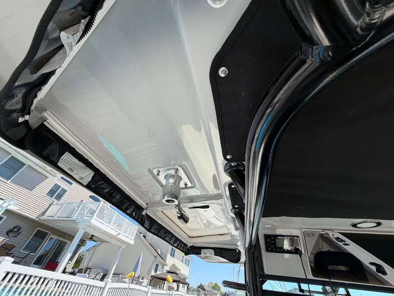 Slide: The Image of Boston Whaler 330 OUTRAGE 2024 - 24
