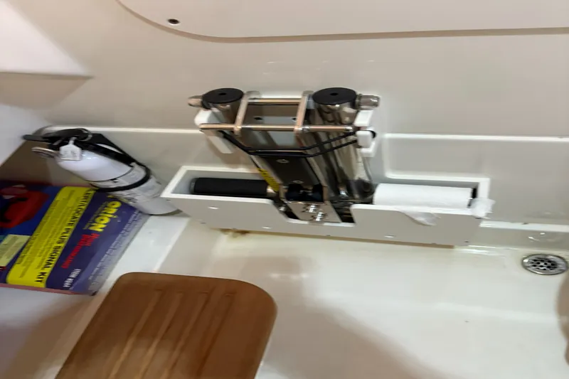 Slide: The Image of Boston Whaler 330R 2024 - 24