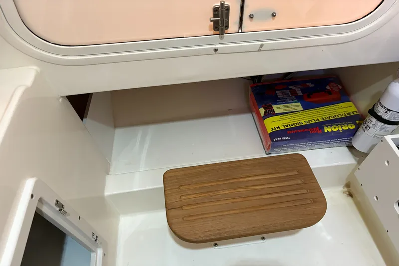 Slide: The Image of Boston Whaler 330R 2024 - 25