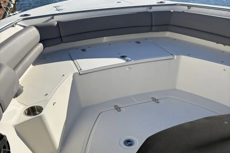Slide: The Image of Boston Whaler 330R 2024 - 27