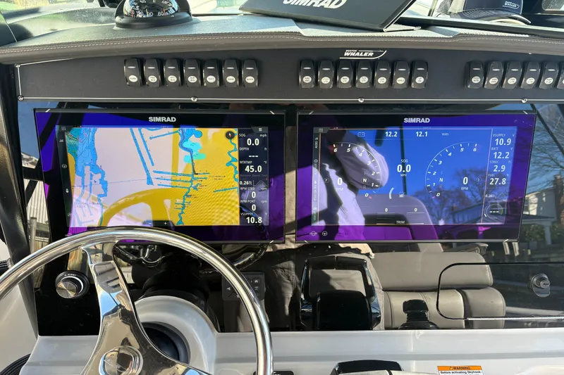 Slide: The Image of Boston Whaler 330R 2024 - 3