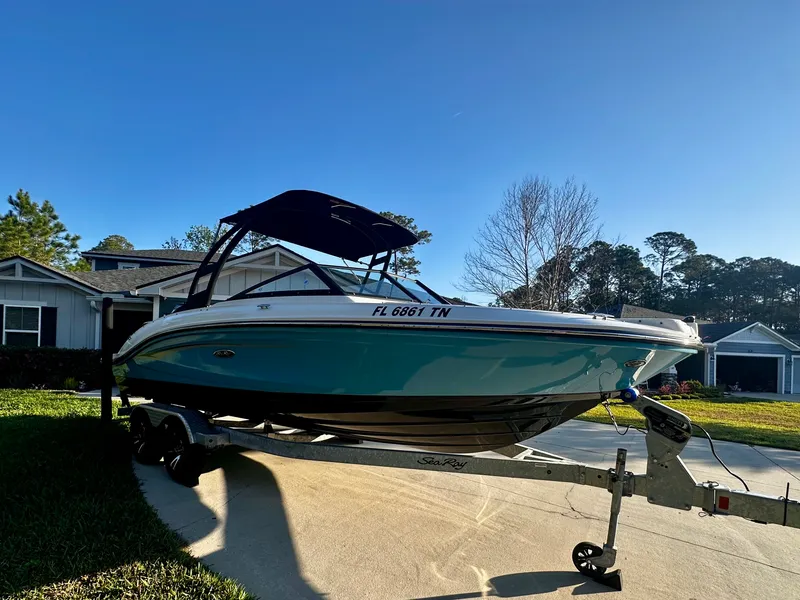 Slide: The Image of Sea Ray 210 SPX OB 2023 - 7