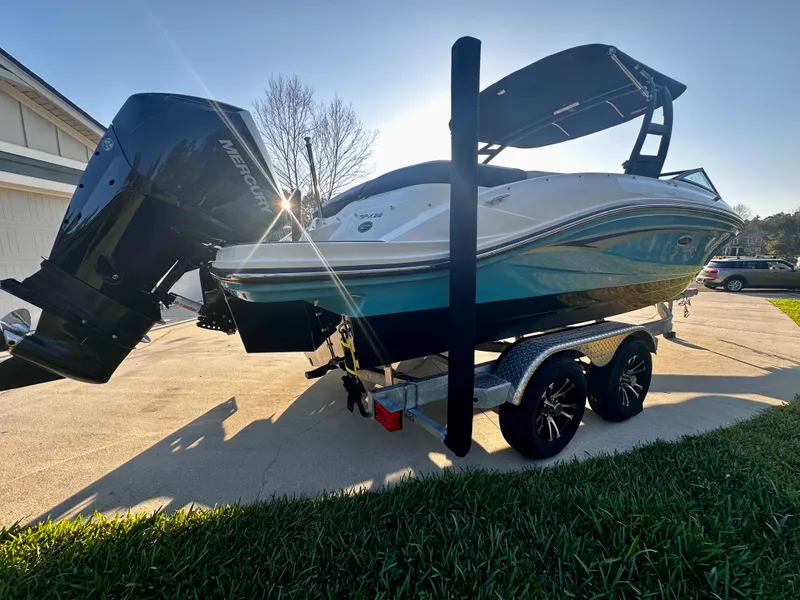 Slide: The Image of Sea Ray 210 SPX OB 2023 - 8
