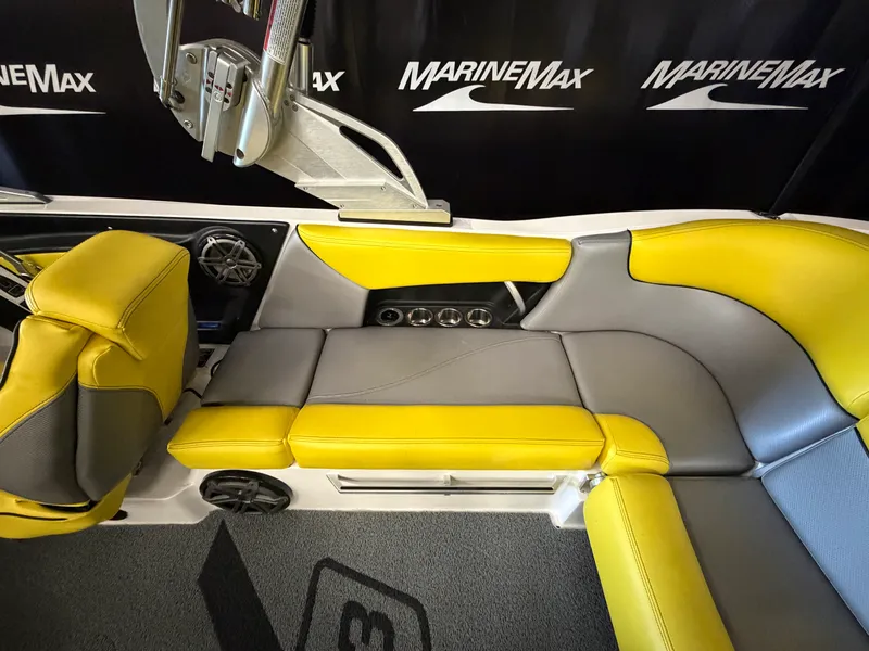 Slide: The Image of Mastercraft X23 2016 - 24