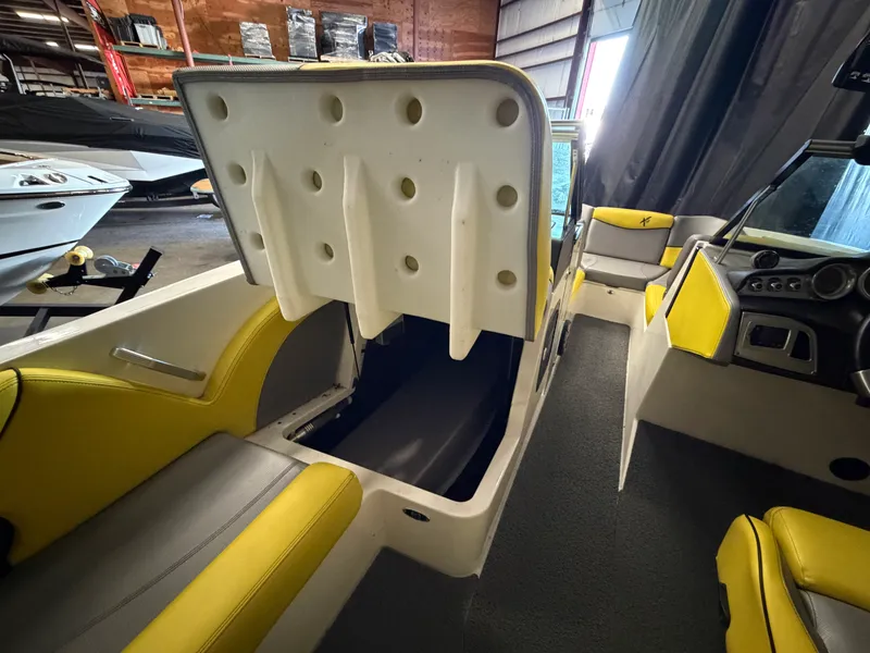 Slide: The Image of Mastercraft X23 2016 - 33