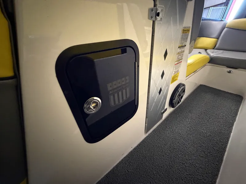 Slide: The Image of Mastercraft X23 2016 - 45