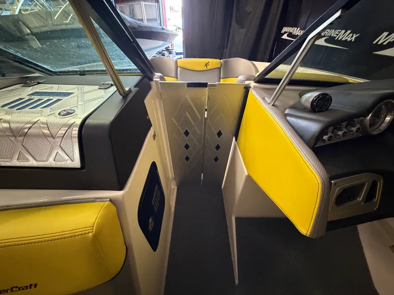 Slide: The Image of Mastercraft X23 2016 - 48