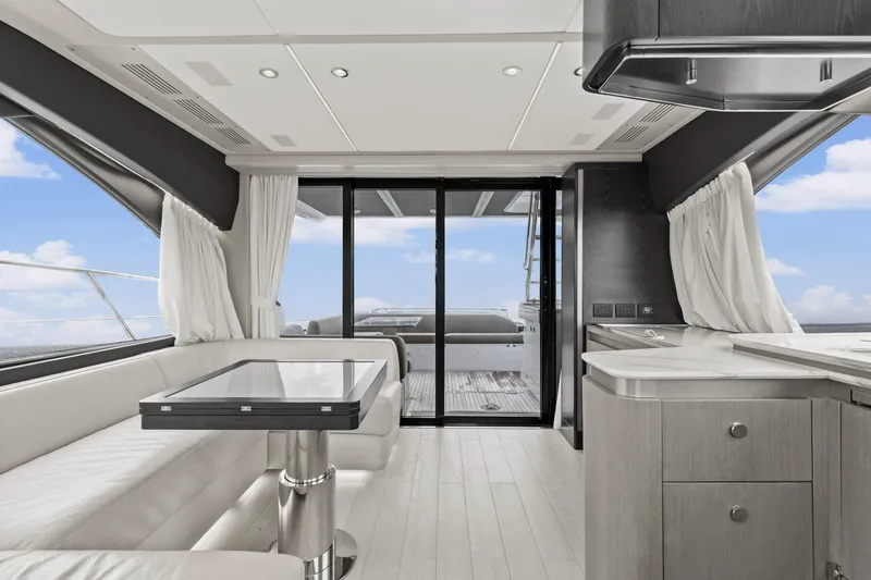 Slide: The Image of Azimut S6 Sportfly 2020 - 37