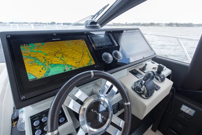 Slide: The Image of Azimut S6 Sportfly 2020 - 46