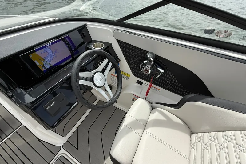 Slide: The Image of Sea Ray SPX 210 Outboard 2026 - 16