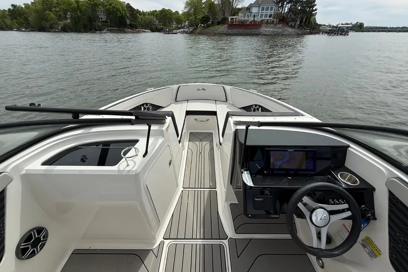 Slide: The Image of Sea Ray SPX 210 Outboard 2026 - 19