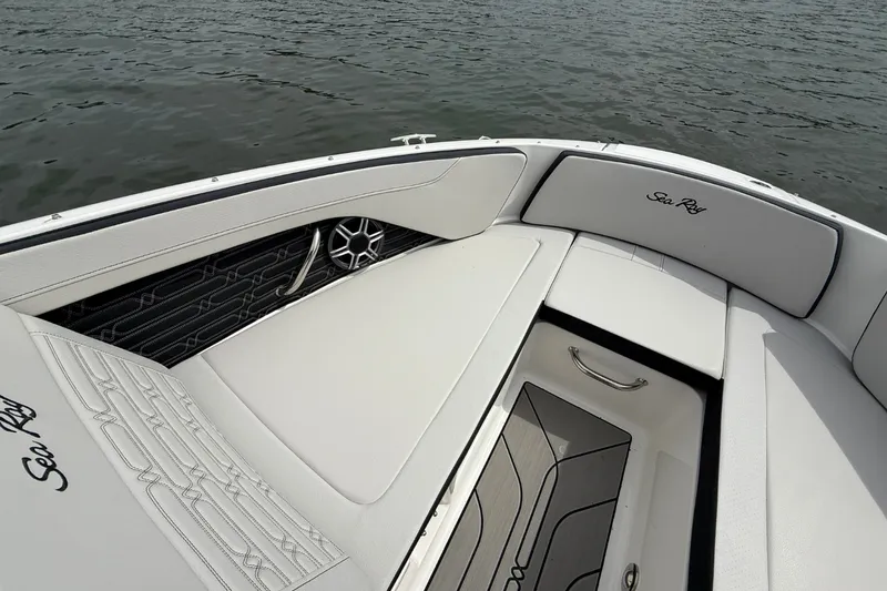 Slide: The Image of Sea Ray SPX 210 Outboard 2026 - 22