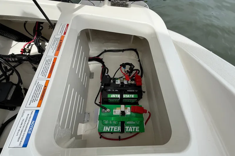Slide: The Image of Sea Ray SPX 210 Outboard 2026 - 25