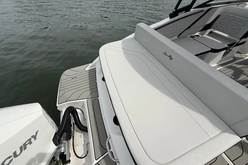 Slide: The Image of Sea Ray SPX 210 Outboard 2026 - 8
