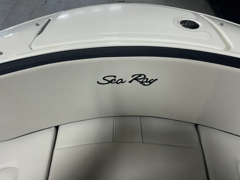 Slide: The Image of Sea Ray SPX 210 2026 - 63