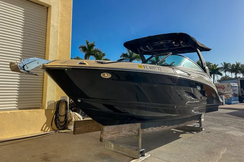Slide: The Image of Sea Ray 260 SLX OB 2023 - 6