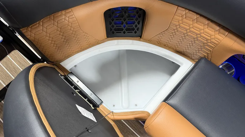 Slide: The Image of Premier 250 INTRIGUE 2026 - 14
