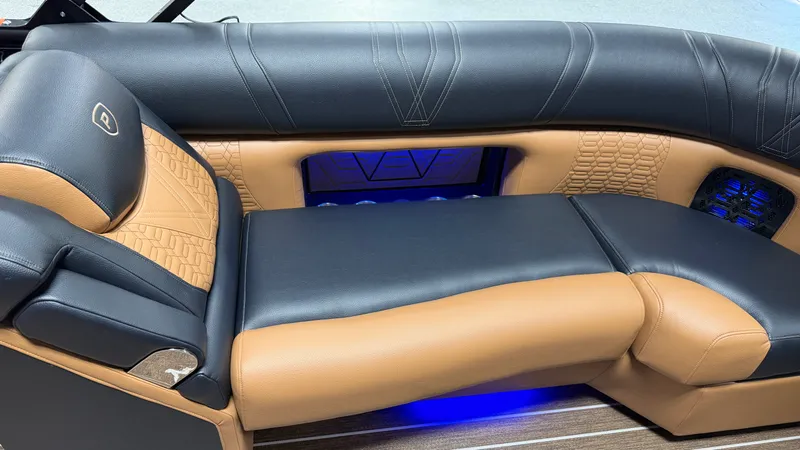Slide: The Image of Premier 250 INTRIGUE 2026 - 68