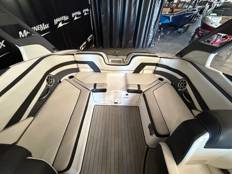 Slide: The Image of Yamaha 242S 2020 - 15
