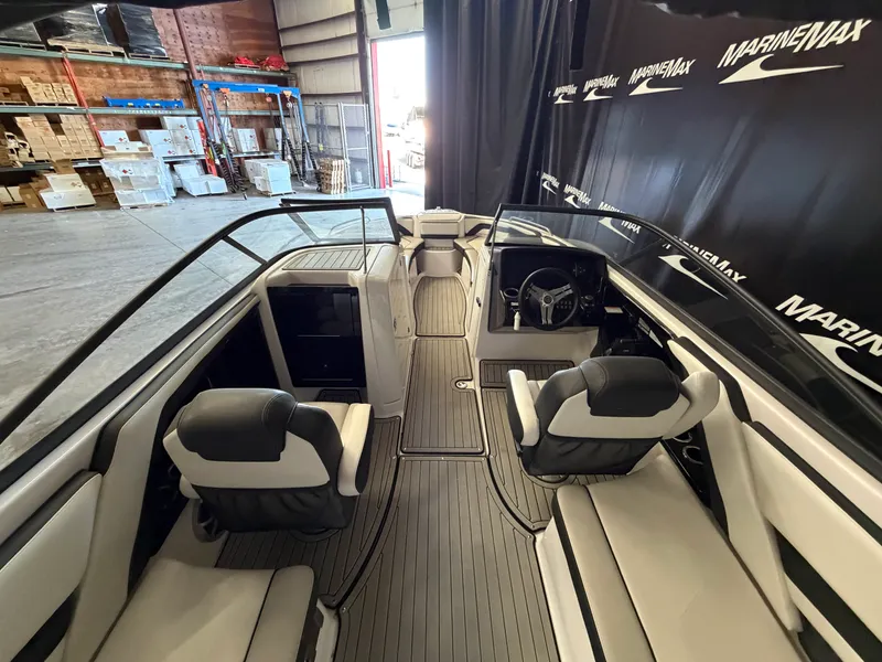 Slide: The Image of Yamaha 242S 2020 - 23