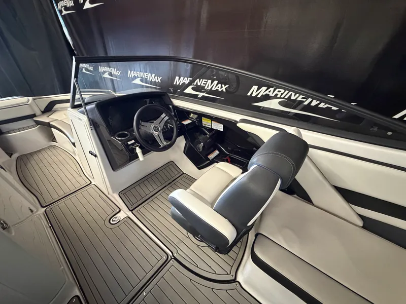 Slide: The Image of Yamaha 242S 2020 - 24