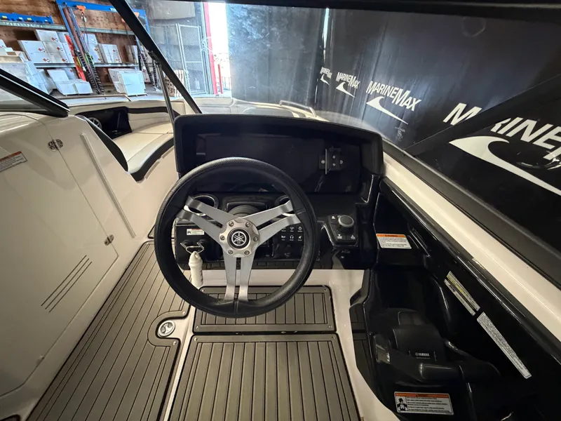 Slide: The Image of Yamaha 242S 2020 - 26