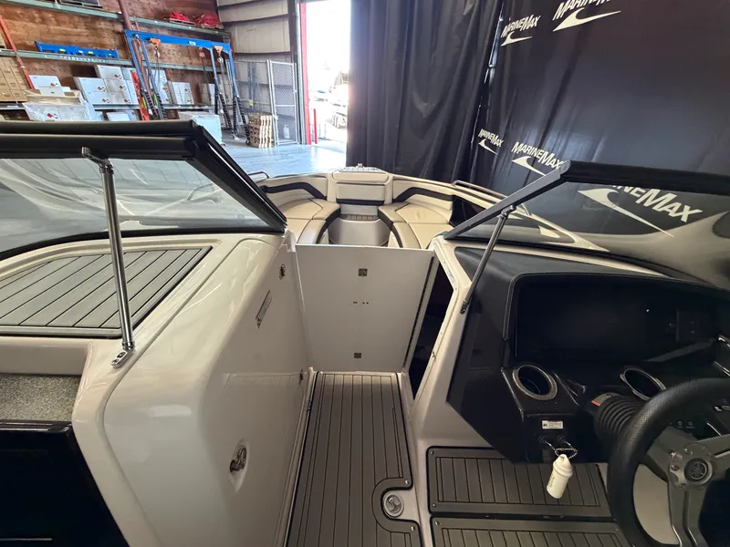 Slide: The Image of Yamaha 242S 2020 - 36