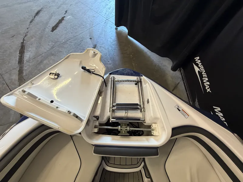 Slide: The Image of Yamaha 242S 2020 - 44