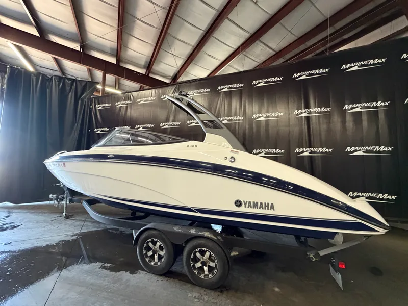 Slide: The Image of Yamaha 242S 2020 - 5