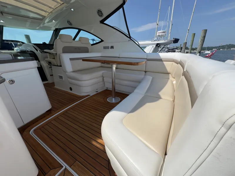 Slide: The Image of Sea Ray 410 SUNDANCER 2014 - 11