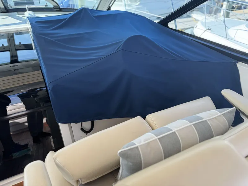 Slide: The Image of Sea Ray 410 SUNDANCER 2014 - 126