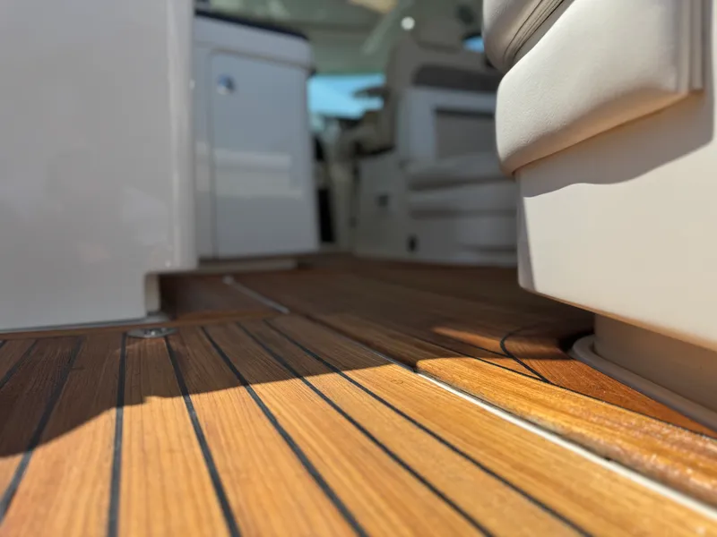 Slide: The Image of Sea Ray 410 SUNDANCER 2014 - 22